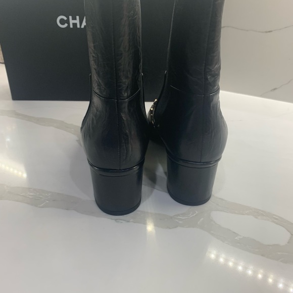 Chanel boots size 39 new black with gold - Picture 4 of 10